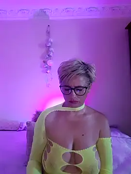 LunaBlaise online show from June 2026 07:49:01 AM