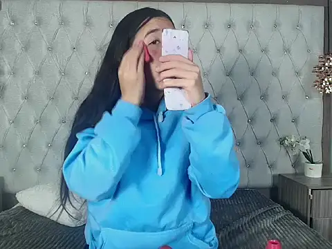 LilyRossi  online show from April 2026 12:52:02 PM