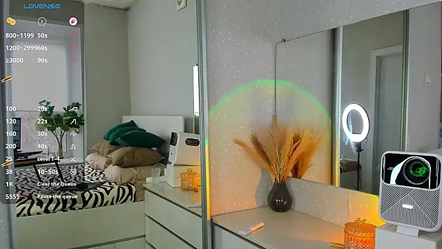 crowned goddess online show from March 2026 02:06:01 AM