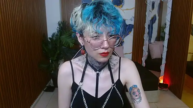 Lyra tay online show from April 2026 07:06:02 PM
