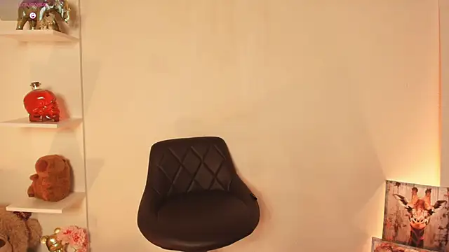 ema parkerr online show from April 2026 01:03:01 AM