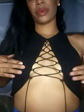 FlorSalvaje  online show from April 2026 01:03:01 AM