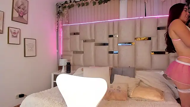 Snapshot of Hanna_klover chatting on February 2026 04:02:02 AM Hanna klover online show from February 2026 04:02:02 AM