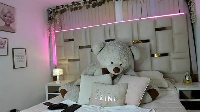 Hanna klover online show from April 2026 04:06:02 AM