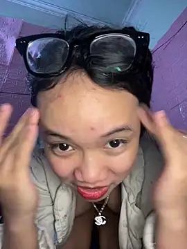 Leeeeiu online show from March 2026 12:44:01 PM