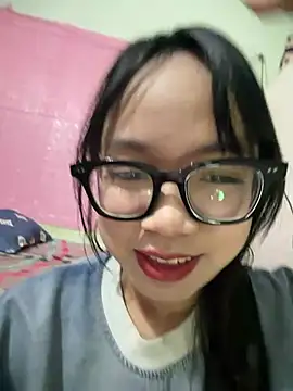 Snapshot of Leeeeiu chatting on June 2026 03:24:01 PM Leeeeiu online show from June 2026 03:24:01 PM