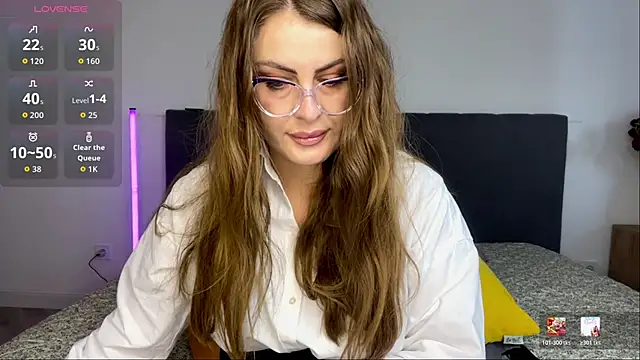 LucyWillow online show from May 2026 08:23:01 AM