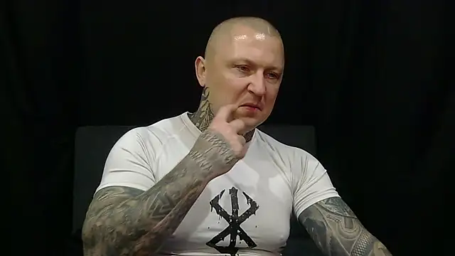 Snapshot of devilWithTats chatting on May 2026 07:25:01 AM devilWithTats online show from May 2026 07:25:01 AM
