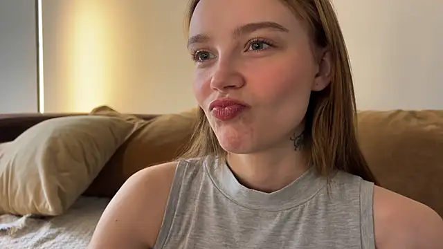 Lolatatee online show from April 2026 10:41:02 AM