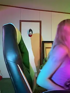 Rainsworld420 online show from April 2026 03:28:01 AM