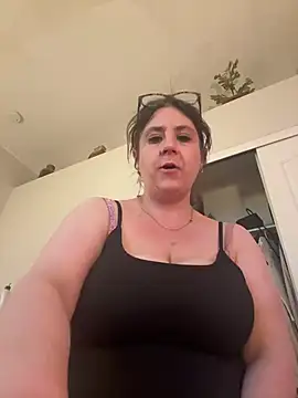 bratbabyannax online show from April 2026 01:52:02 AM
