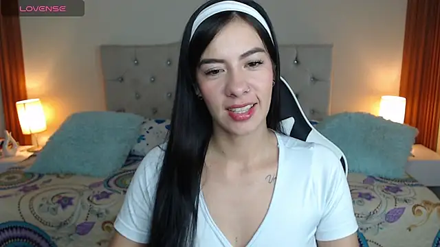 emiily skinny online show from April 2026 03:23:02 AM