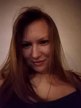 August Shine online show from April 2026 06:08:02 PM