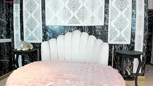 AngelinaAustin online show from March 2026 12:32:02 PM