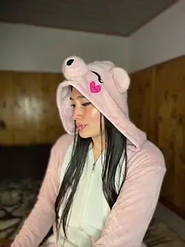 Miss Dani online show from April 2026 04:37:01 AM