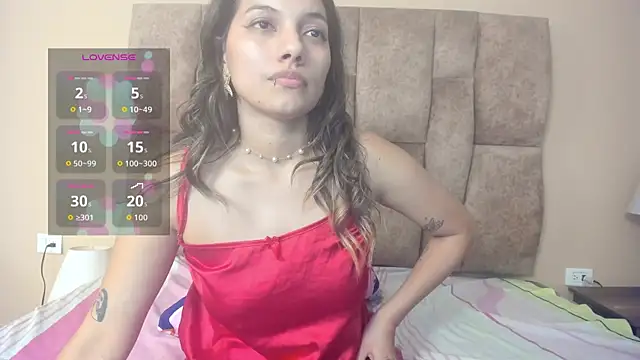 Snapshot of EmmaSanchez_ chatting on June 2026 07:00:01 AM EmmaSanchez online show from June 2026 07:00:01 AM