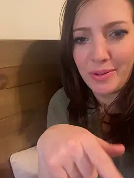 Snapshot of hollyharmd chatting on February 2026 07:42:02 AM hollyharmd online show from February 2026 07:42:02 AM