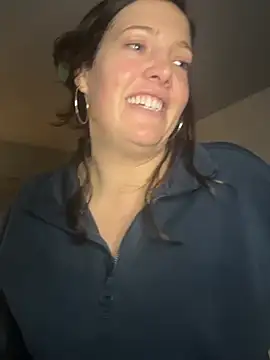 Snapshot of hollyharmd chatting on March 2026 03:41:02 AM hollyharmd online show from March 2026 03:41:02 AM