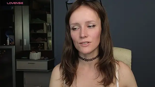 Snapshot of Tender_Swan chatting on May 2026 08:23:01 AM Tender Swan online show from May 2026 08:23:01 AM