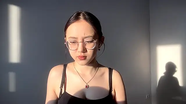 SolvedGlobe online show from March 2026 01:05:02 PM