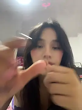 Snapshot of Mia-villalobos chatting on June 2026 02:21:01 AM Mia-villalobos online show from June 2026 02:21:01 AM