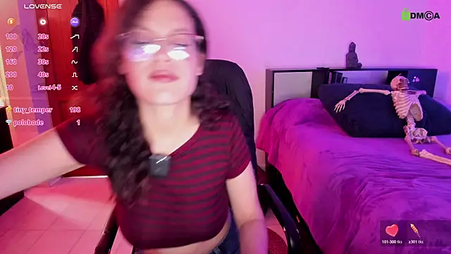 sara  aster online show from April 2026 05:46:02 PM