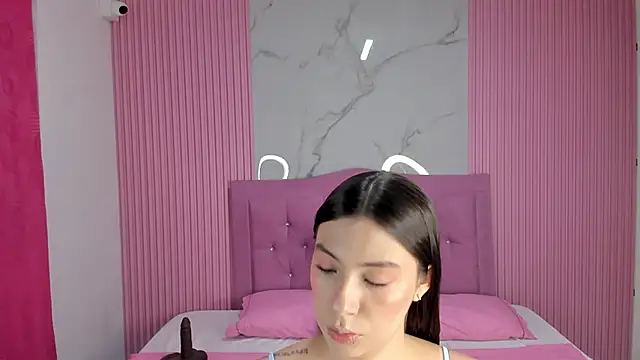 Snapshot of Mily17_ chatting on April 2026 11:01:01 AM Mily17 online show from April 2026 11:01:01 AM