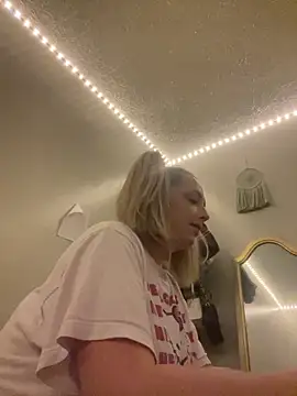 imkhloe online show from April 2026 12:46:01 AM