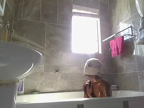 BumbleBee84 online show from March 2026 09:50:01 AM