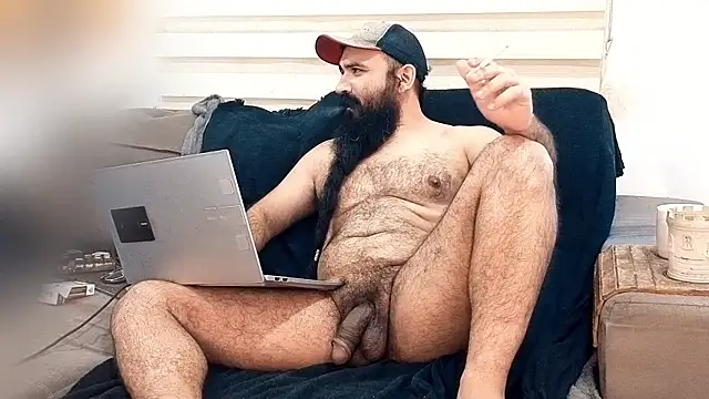 Snapshot of Barba_Negra_Fumador chatting on July 2026 05:41:01 PM Barba Negra Fumador online show from July 2026 05:41:01 PM