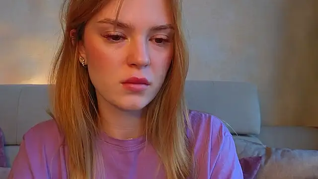 cyberl0ve  online show from March 2026 02:53:02 PM