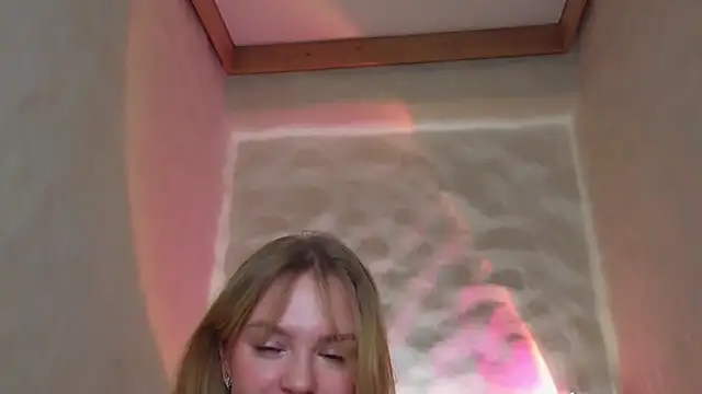 cyberl0ve  online show from March 2026 04:21:01 PM