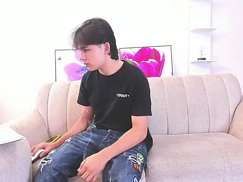 monky 0002 online show from April 2026 03:31:02 PM