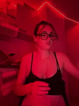 Claraaaaa06 online show from April 2026 10:07:02 PM