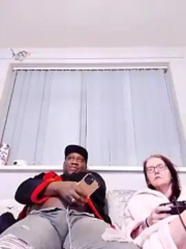 Deluxecrush online show from April 2026 01:41:02 AM