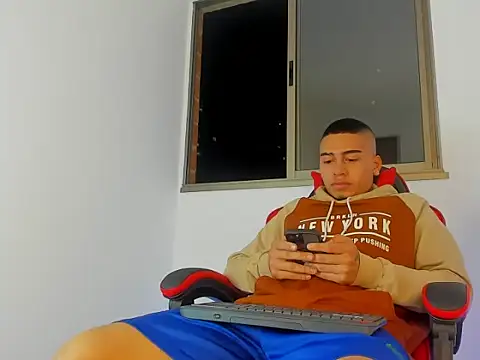 Mnell28 online show from March 2026 02:47:01 AM