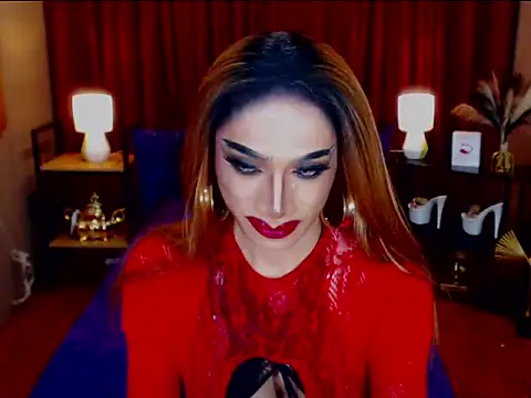 KieraLee online show from April 2026 07:07:02 PM