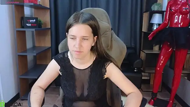 Snapshot of Molly_Miavka chatting on June 2026 06:40:02 AM Molly Miavka online show from June 2026 06:40:02 AM