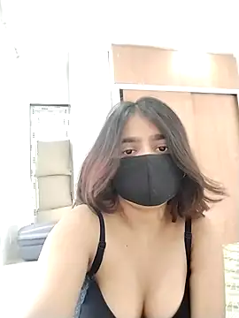 Snapshot of Ishaa_22 chatting on April 2026 09:51:02 AM Ishaa 22 online show from April 2026 09:51:02 AM