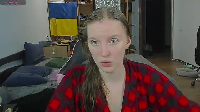 Mary Blu online show from December 2025 01:20:02 PM