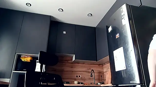 FreedaRiesinger online show from March 2026 07:14:02 AM