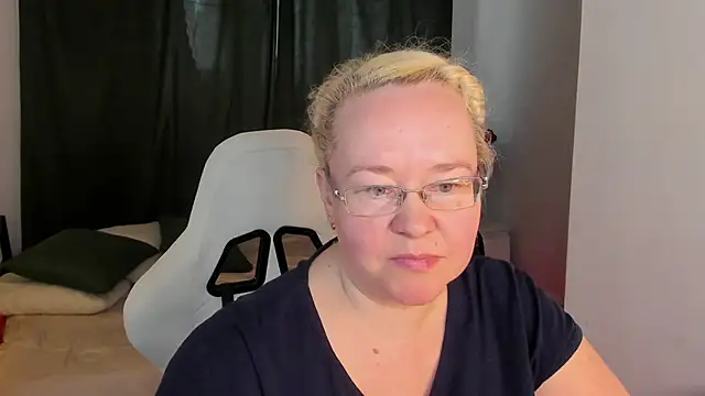 ViolaSmithh online show from April 2026 08:50:01 AM