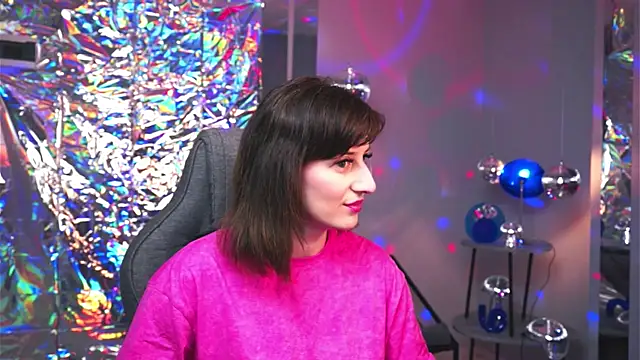 EmmaWheelers online show from April 2026 02:33:01 PM