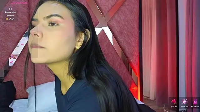 Emma Revees online show from April 2026 03:37:02 AM