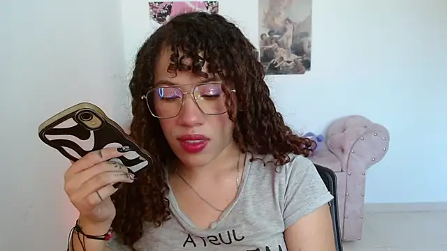 sweetluna luna online show from April 2026 03:28:01 PM