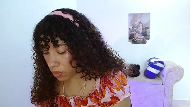 sweetluna luna online show from April 2026 10:15:01 PM