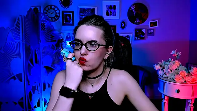 AliceSmite online show from April 2026 12:29:02 PM