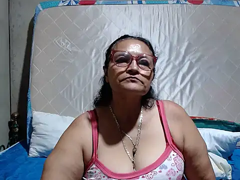 Snapshot of _BellaNocturna chatting on April 2026 04:10:02 AM BellaNocturna online show from April 2026 04:10:02 AM