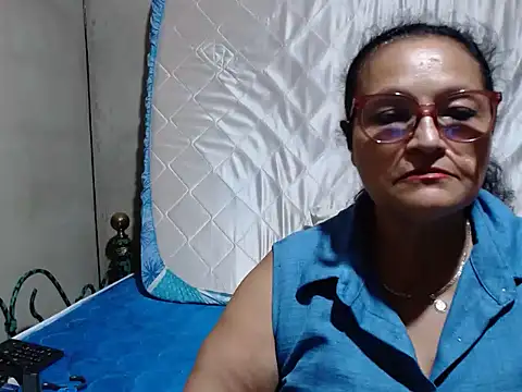 Snapshot of _BellaNocturna chatting on May 2026 01:32:02 AM BellaNocturna online show from May 2026 01:32:02 AM