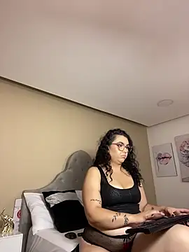 AlmaraRouge online show from May 2026 08:25:01 PM
